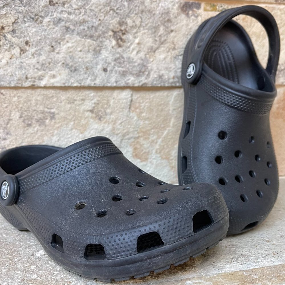 Classic Clog Crocs-Black-Women's Size 4 Men's Size 6